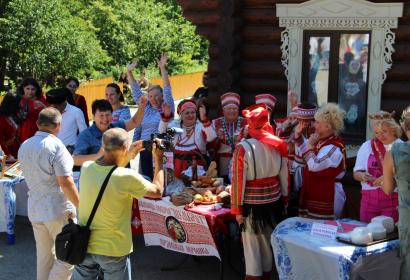 В Национальной деревне в парке Победы прошел фестиваль «Русская окрошка»