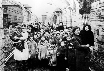 27 января 1945 года Советские войска освободили узников Освенцима